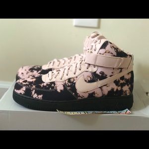 Acid Wash Print Covers The Nike Air Force 1 High In Two Acid Wash Print Covers The Nike Air Force 1 High In Two